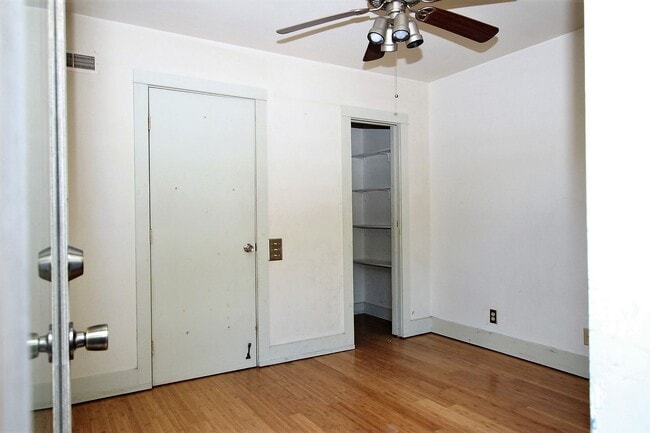 Building Photo - 2911 W Girard Ave