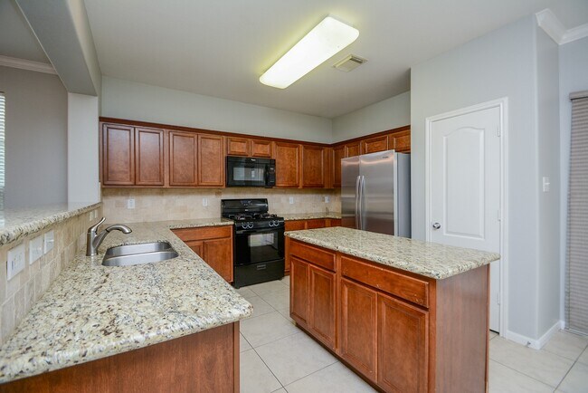 Foto del edificio - 16102 Limestone Lake Dr