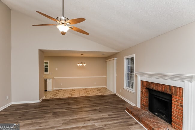 Foto del edificio - 2528 Country Lake Cir