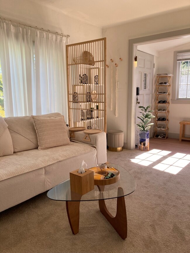 Building Photo - 3421 Belmont Ave