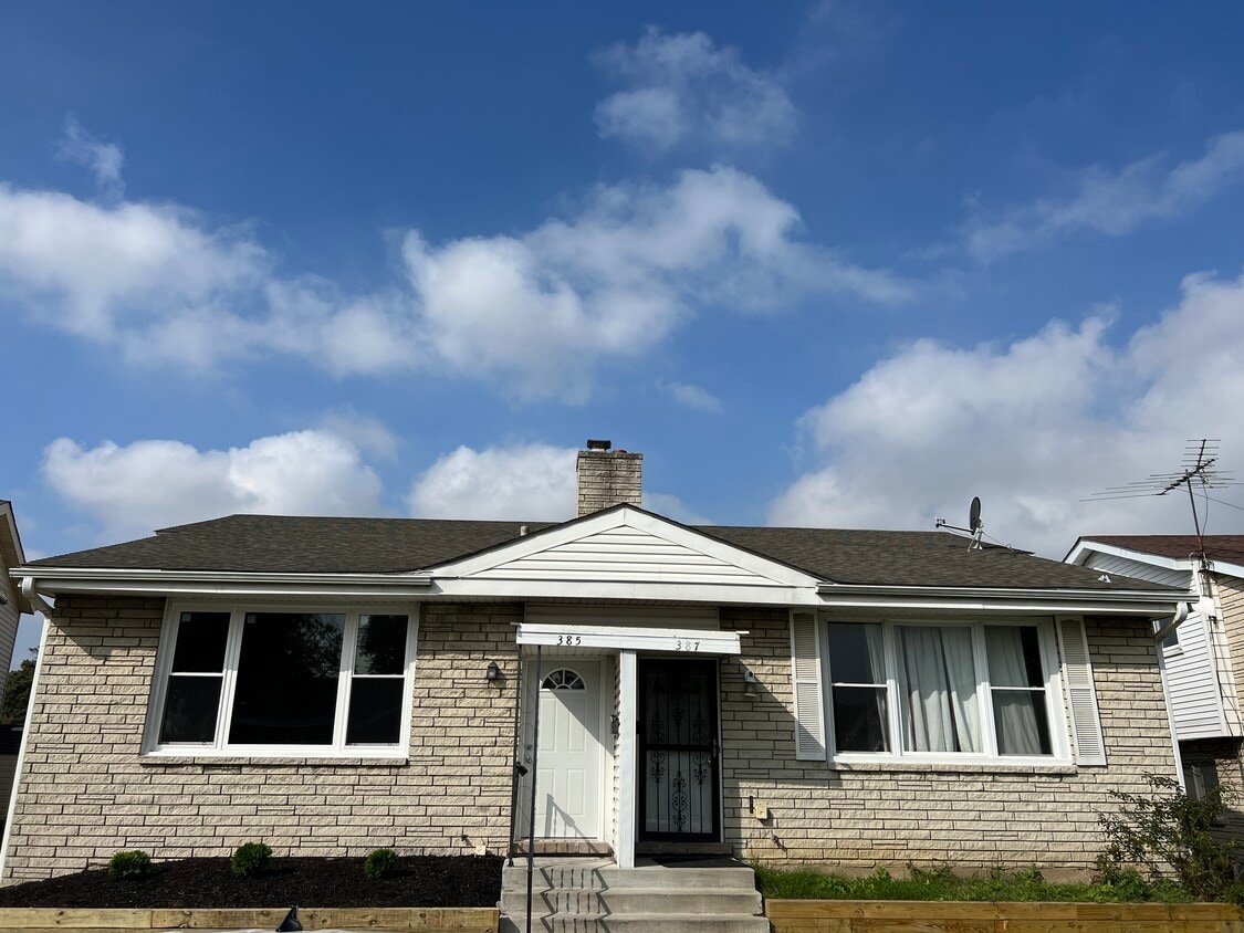 385 Dover Ln, Des Plaines, IL 60018 House Rental in Des Plaines, IL