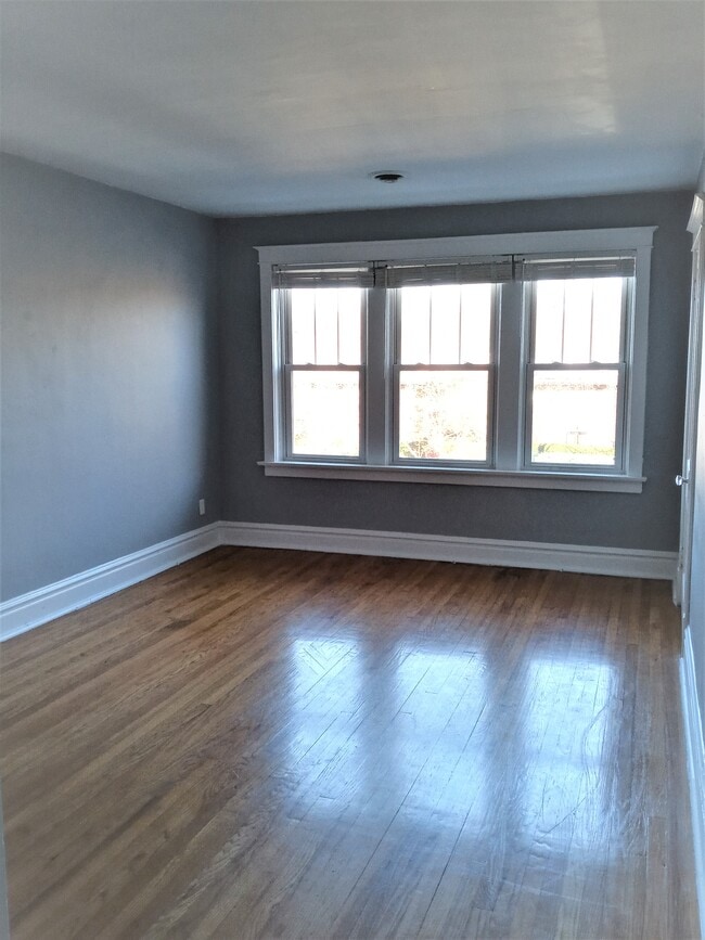 7382 PERSHING LIVING ROOM - 7382 Pershing Ave