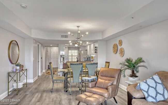 Foto del edificio - 4670 Links Village Dr