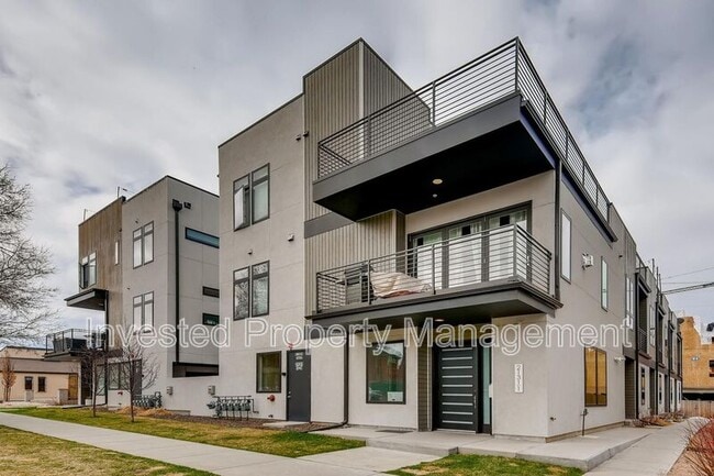 Photo - 2131 N Marion St Townhome