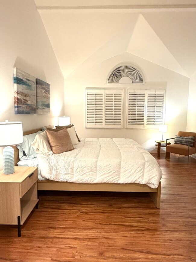 Primario - 24545 Santa Clara Ave