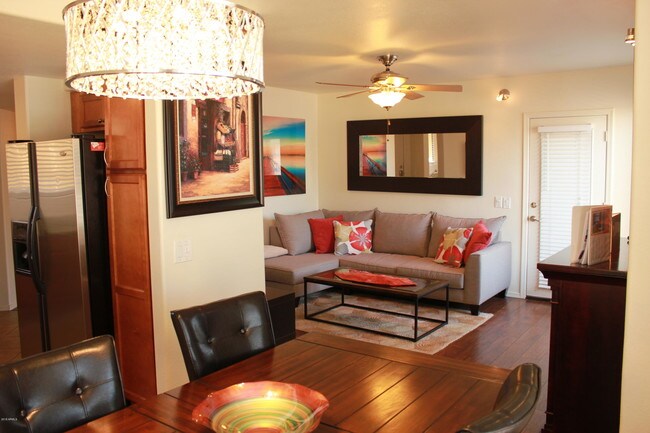 Foto del edificio - 4925 E Desert Cove Ave