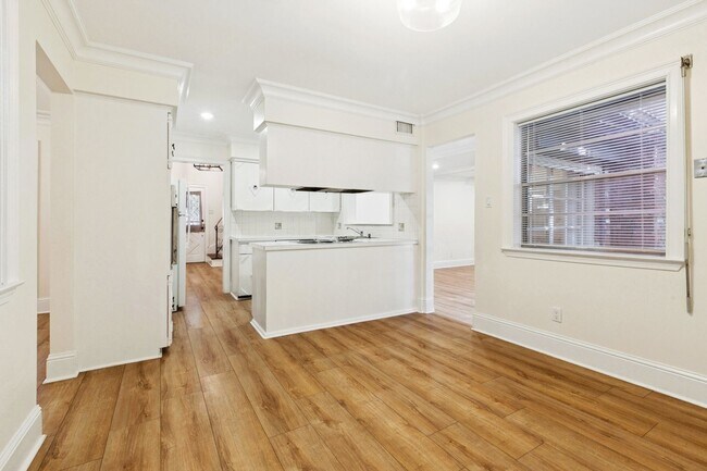 Foto del edificio - Discover Your Perfect Home: 4-Bed, 3-Bath ...