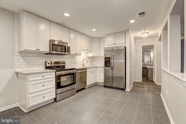 Building Photo - 10702 Kings Riding Way