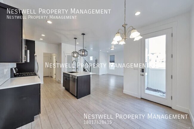 Foto del edificio - Beautiful 3-bed Townhome in Herriman