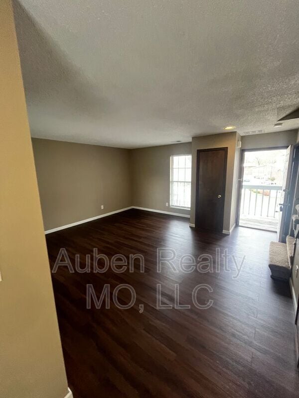 Foto del edificio - 10115 E 67th St