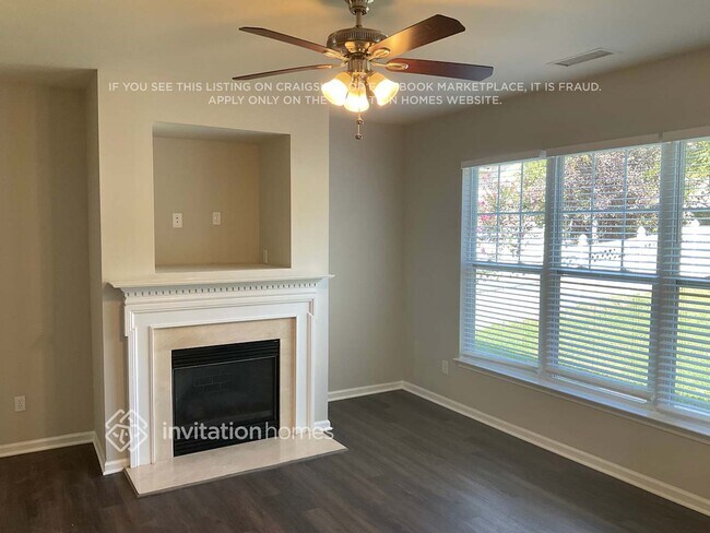 Building Photo - 15604 Carrington Ridge Dr