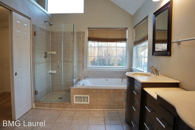 Building Photo - 4 br, 2.5 bath House - 11407 Homestead Dr