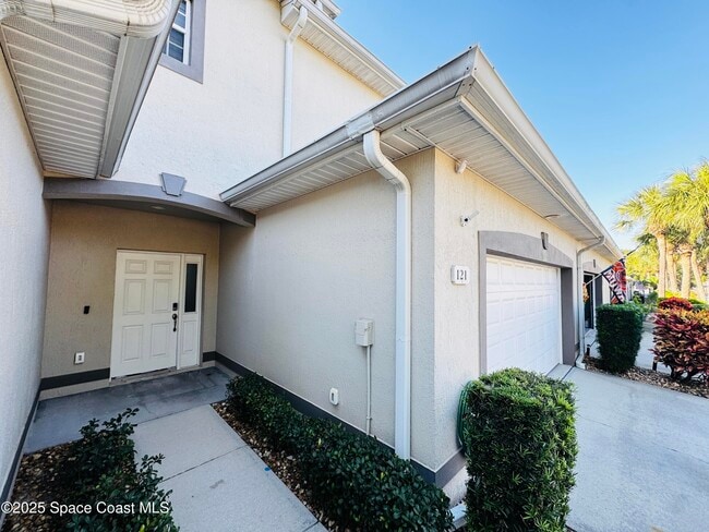 Building Photo - 121 Majestic Bay Ave