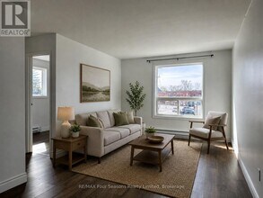 Building Photo - 206 Perry St