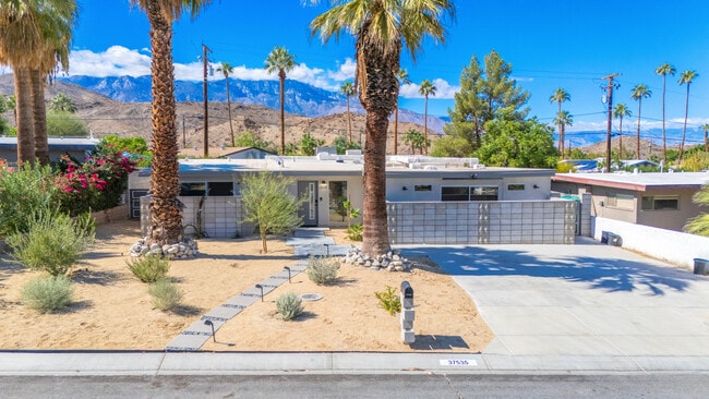 Building Photo - 37535 Melrose Dr