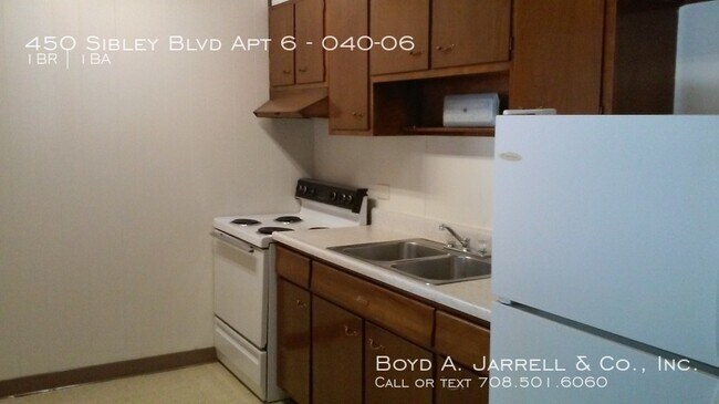Building Photo - 450 Sibley Blvd