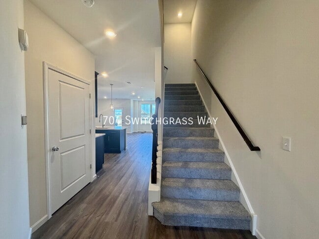 Building Photo - 704 Switchgrass Wy