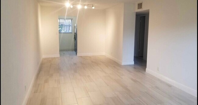 Photo - 2607 NE 8th Ave Apartment