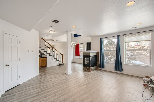 Building Photo - 799 Martin Dr