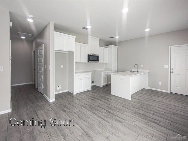 Building Photo - 1409 Shavano Dr