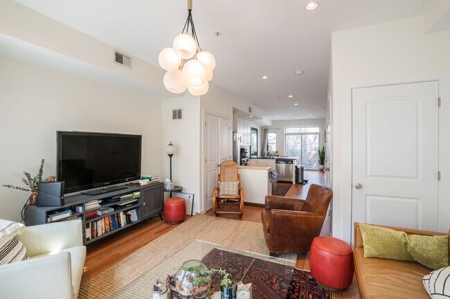 Foto del edificio - Gorgeous Fairmount One Bedroom Condo