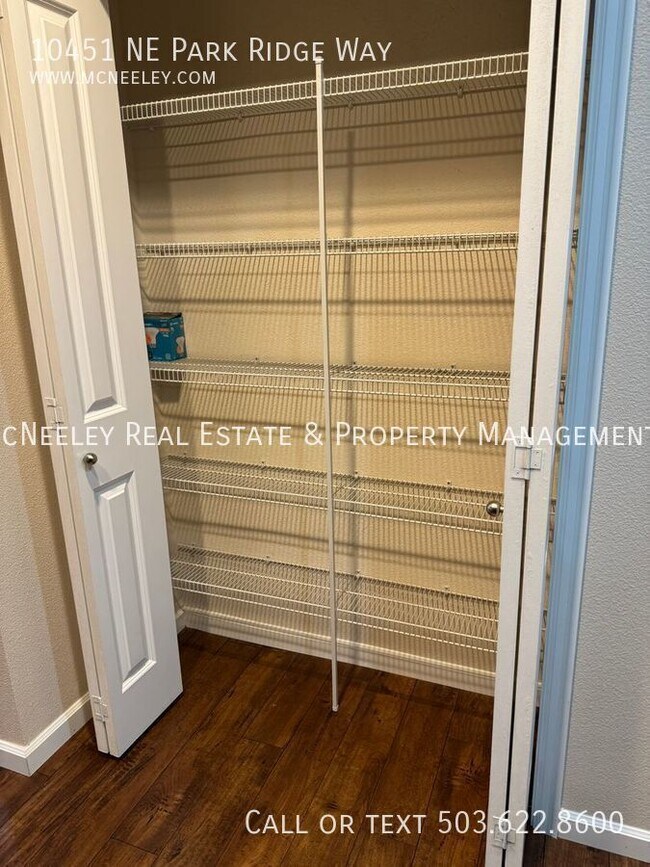 Foto del edificio - 10451 NE Park Ridge Way