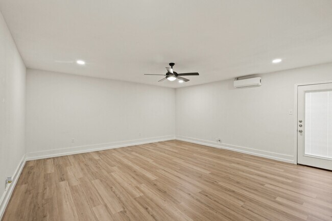 Foto del edificio - 5322 Inwood Dr