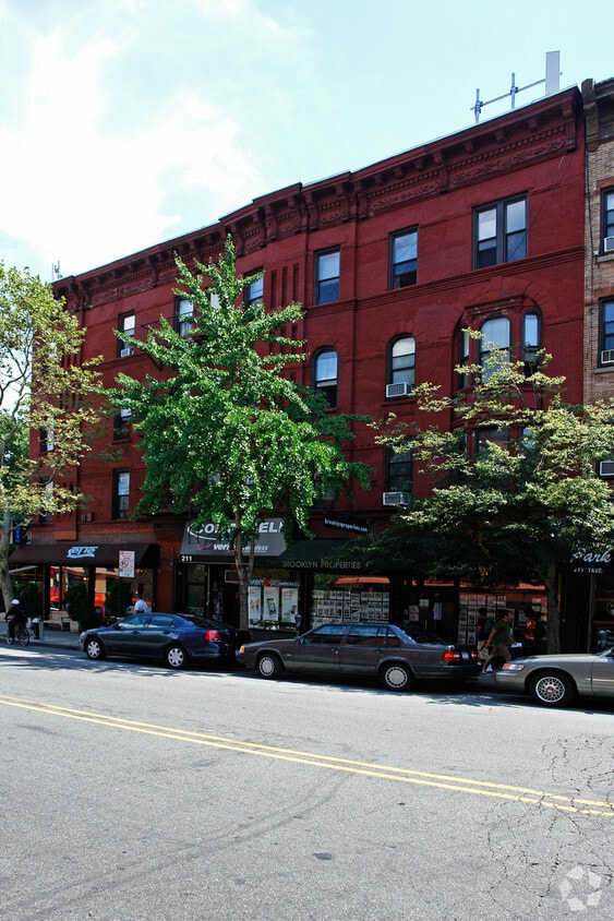 Building Photo - 207 7th Ave