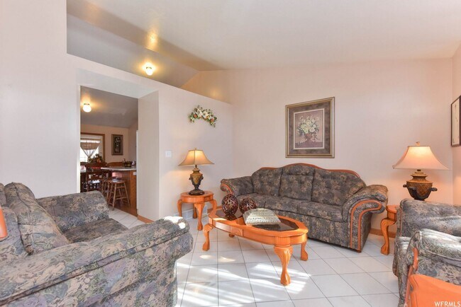 Foto del edificio - West Jordan's Hidden Gem: A Home Designed ...