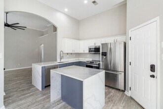 Building Photo - 9209 Acadia Pl