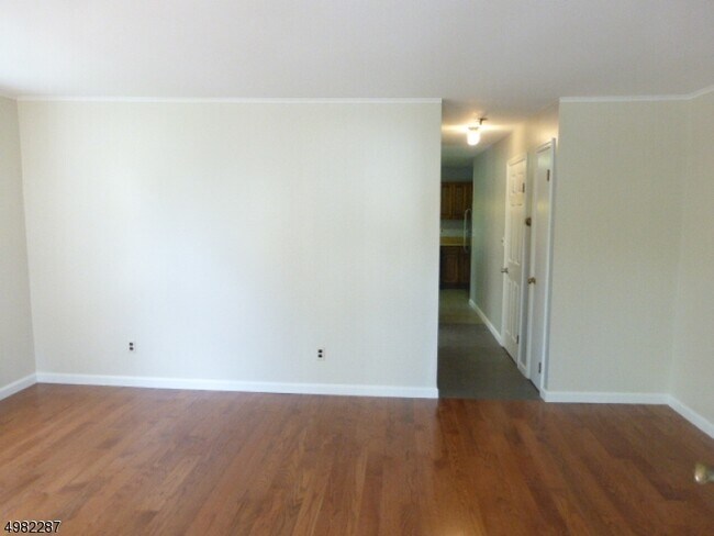 Building Photo - 291 Berkshire Valley Rd