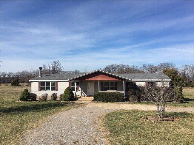 Building Photo - 14186 Mineral Springs Rd