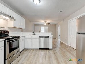 Building Photo - 2321 Terrace Dr