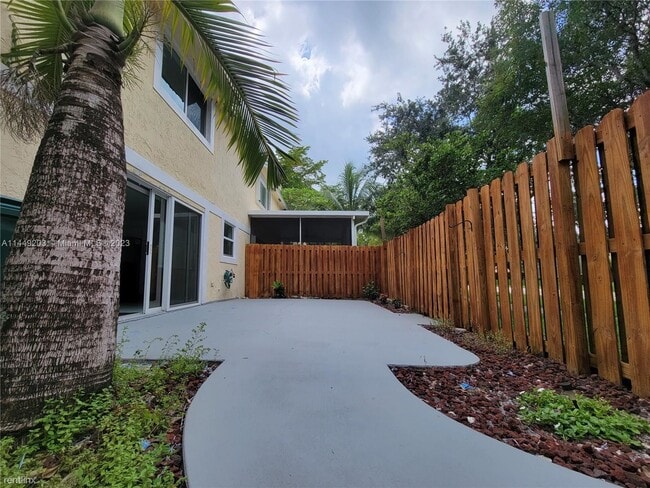 Building Photo - 3 br, 3 bath House - 5163 SW 121st Ter Fla...