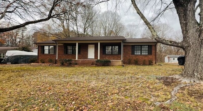 Building Photo - 2732 Knob Hill Dr