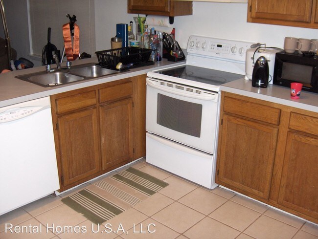 Building Photo - 3 br, 2.5 bath House - 400 Saddlebrook Court