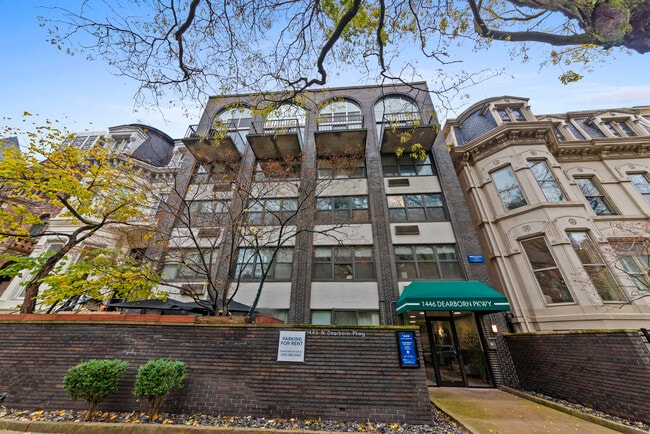 Building Photo - 1446 N Dearborn St
