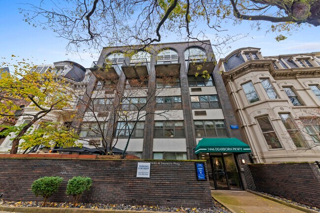 Building Photo - 1446 N Dearborn St