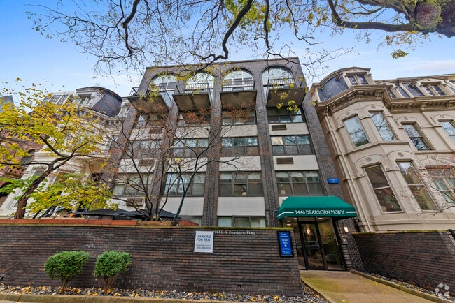 Building Photo - 1446 N Dearborn St