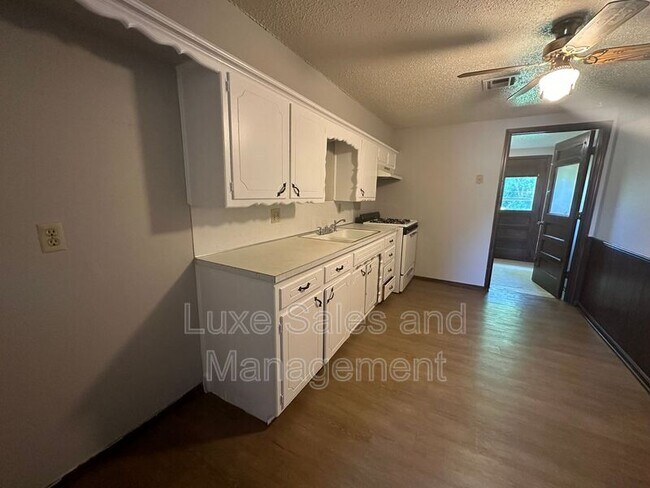 Foto del edificio - 3025 Clarke St