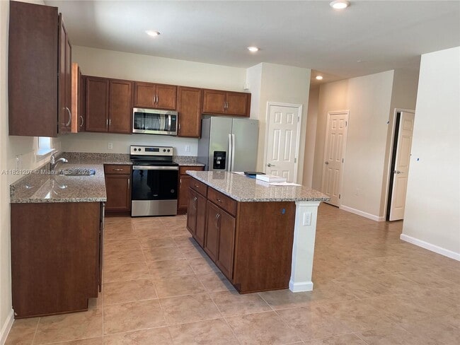 Building Photo - 3932 Black Eagle Ln