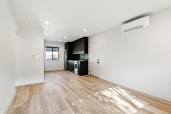 Foto del edificio - 233 Lucas Ave