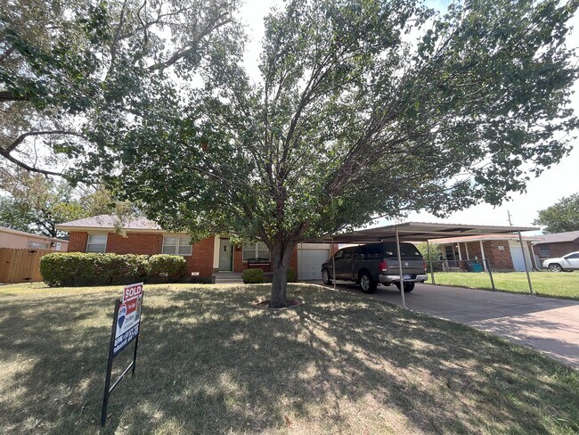 Foto del edificio - 104 SW 45th St