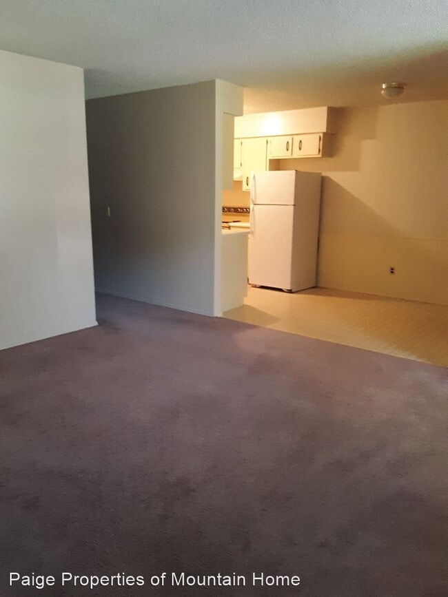 Building Photo - 2 br, 1 bath Apartment - 904 Coley Drive