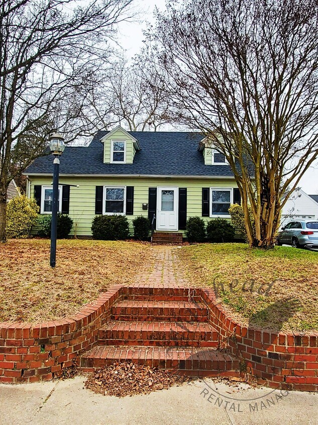 Primary Photo - 106 Hillside Dr