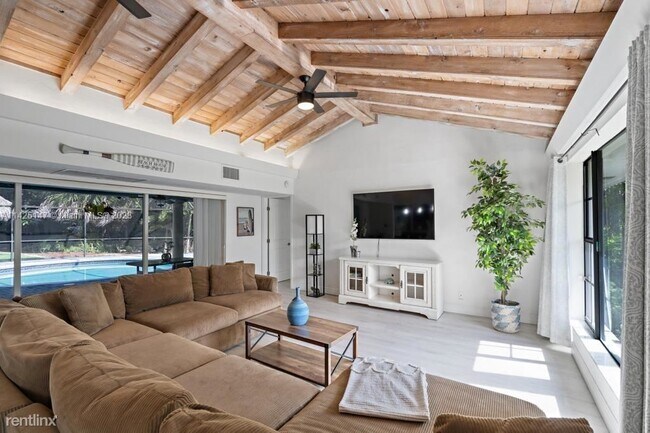 Building Photo - 3 br, 2 bath House - 1120 NW 6th Ave