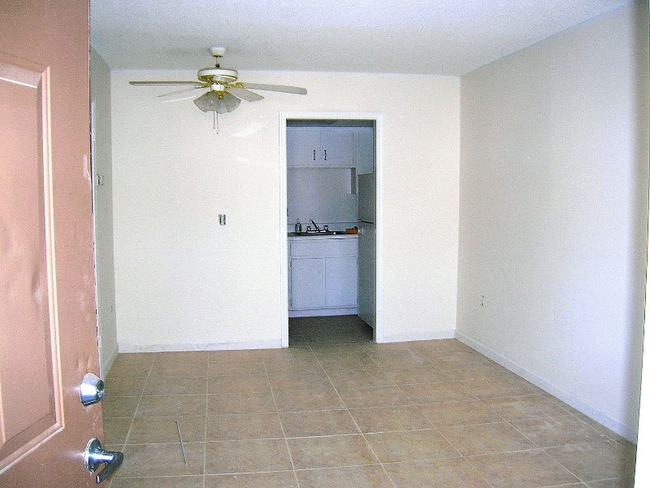Foto del edificio - 2521 Caper Ln