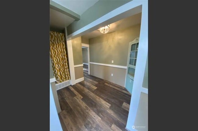 Foto del edificio - Burwell Duplex