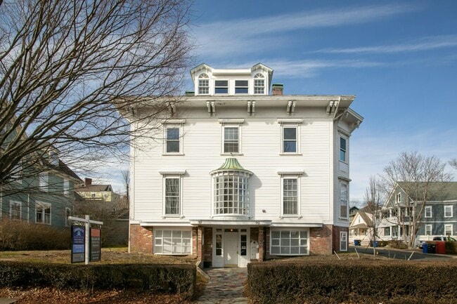 Building Photo - 372 Broadway