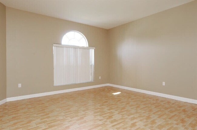 Building Photo - 26937 Coral Springs Dr
